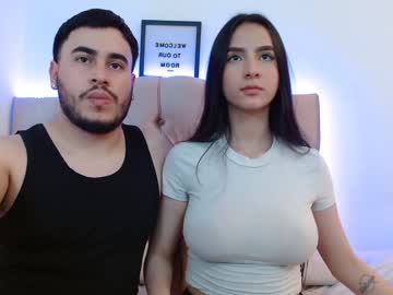 couple Nude Live Cams with moonbrunettee