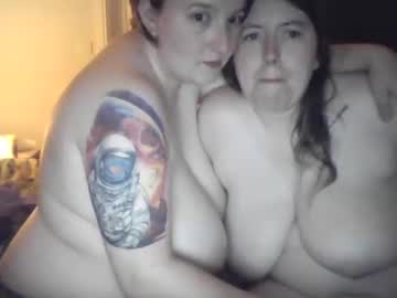 couple Nude Live Cams with chubbylesbianmums