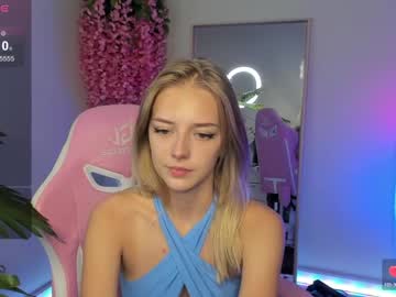 girl Nude Live Cams with lolasmallbunny