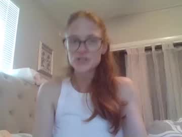 couple Nude Live Cams with lil_red_strawberry