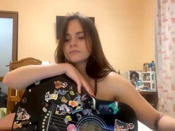 girl Nude Live Cams with mia_cutesisa