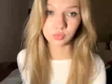 girl Nude Live Cams with sultry_dreamer_4ever