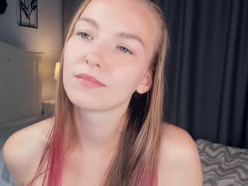 girl Nude Live Cams with fluttery_talk