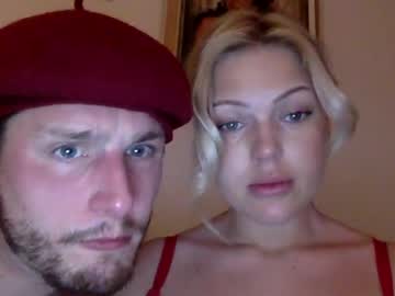 couple Nude Live Cams with hugeswedishviking