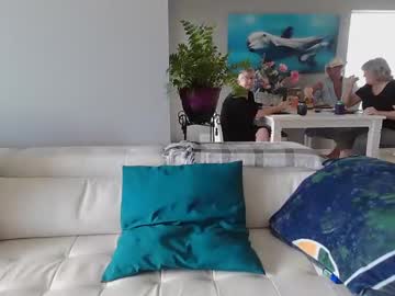 couple Nude Live Cams with smallpenisbigtongue