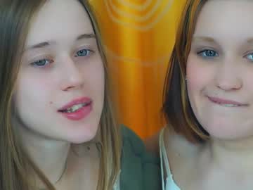 couple Nude Live Cams with synnefarmer