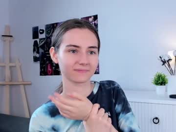 girl Nude Live Cams with approche_toi_petite