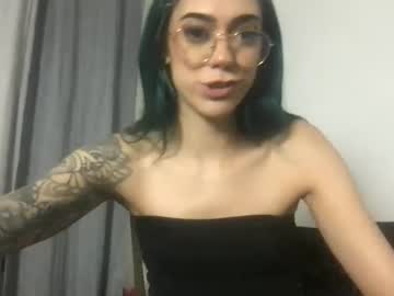 girl Nude Live Cams with mercedes_111