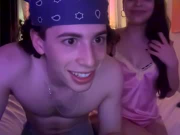couple Nude Live Cams with yaraandleo