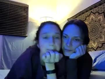 couple Nude Live Cams with sillygirlsxx