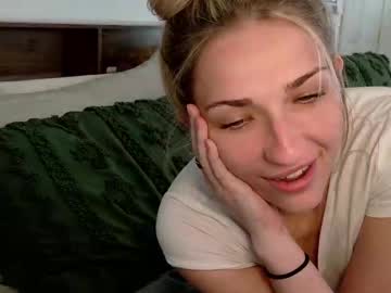 girl Nude Live Cams with charbearxoxo